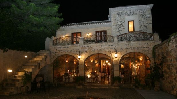 002379-01-exterior-night