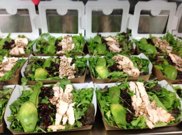 644670_428176463908340_409633415_n