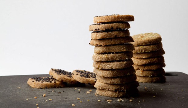 black-blanco-sandcastle-1-thumb-620x359-40866