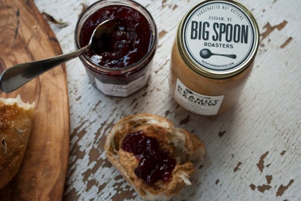 253715_176369692420612_100041_n