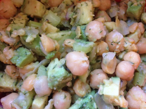Chickpea_Salad_with_Avocado_and_Apples