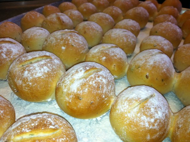 Table_128_Bistro_Rolls