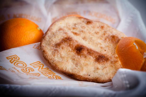 Ines_Rosales_Tortas_de_Aceite_Orange
