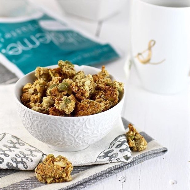 Wholeme_Almond_Coconut_Clusters