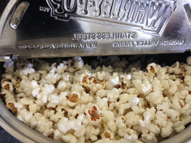 Popcorn_in_Whirley_Pop