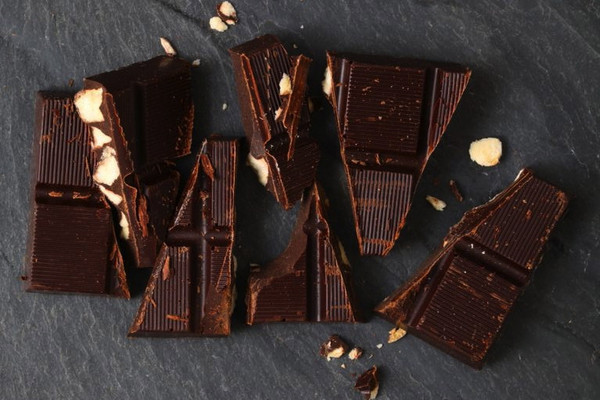 Hu_Kitchen_Crunchy_Banana_Chocolate_Bar