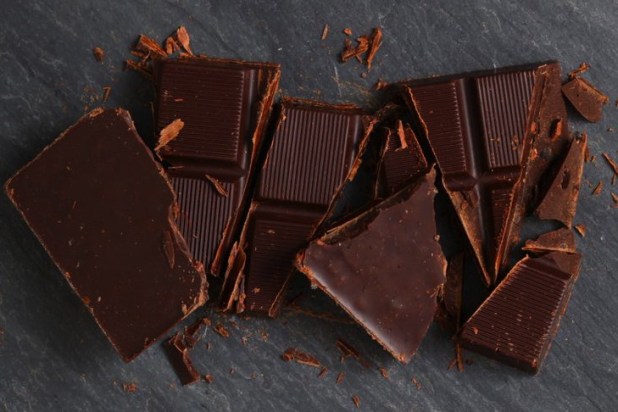 Hu_Kitchen_Crunchy_Mint_Chocolate_Bar