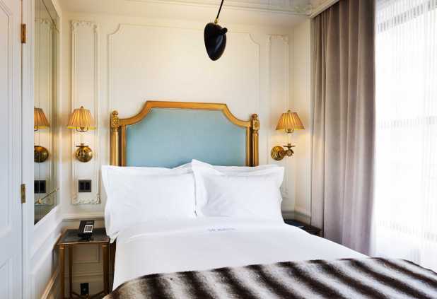 Marlton_Hotel_Petite_Room